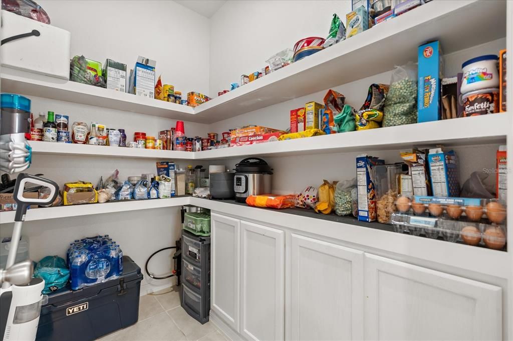 For Sale: $459,000 (5 beds, 2 baths, 3016 Square Feet)