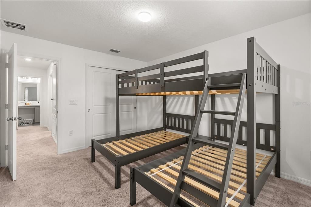 For Sale: $459,000 (5 beds, 2 baths, 3016 Square Feet)