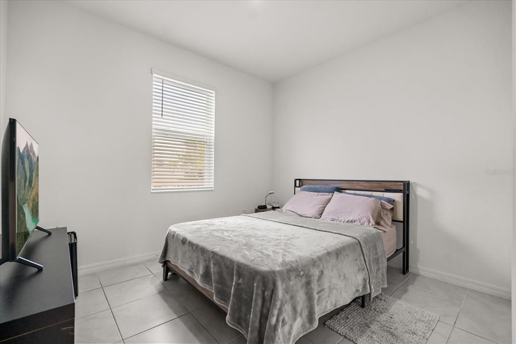 For Sale: $459,000 (5 beds, 2 baths, 3016 Square Feet)