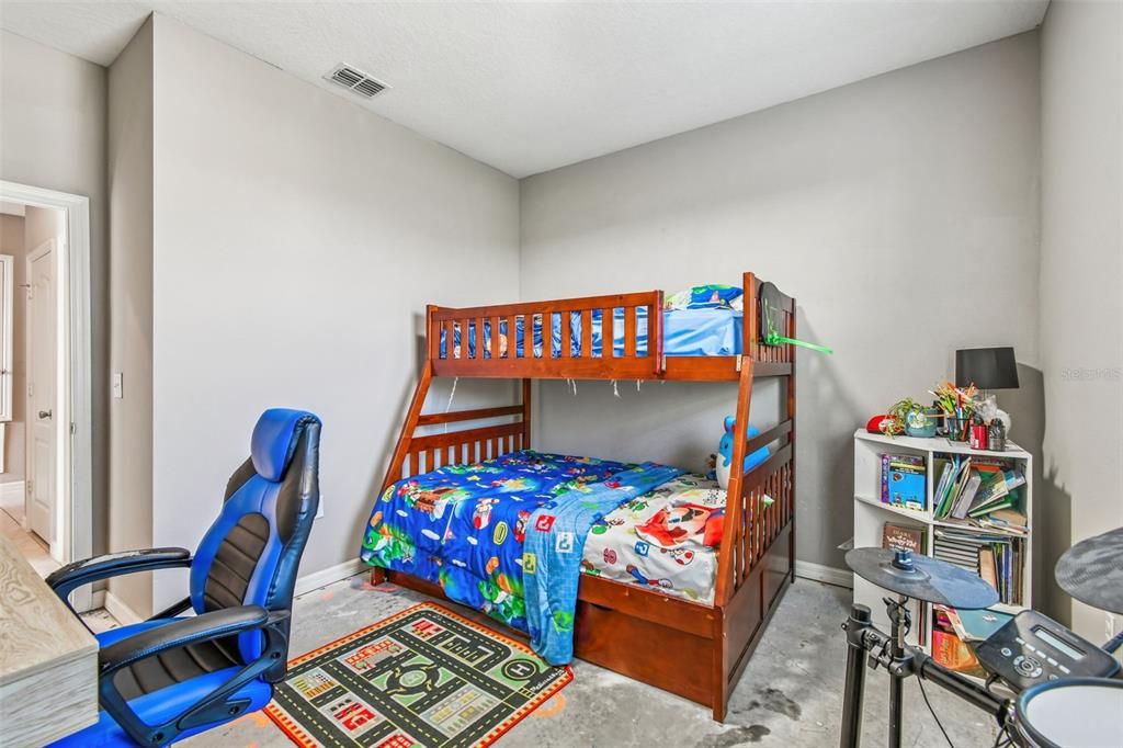 For Sale: $399,990 (4 beds, 2 baths, 2334 Square Feet)