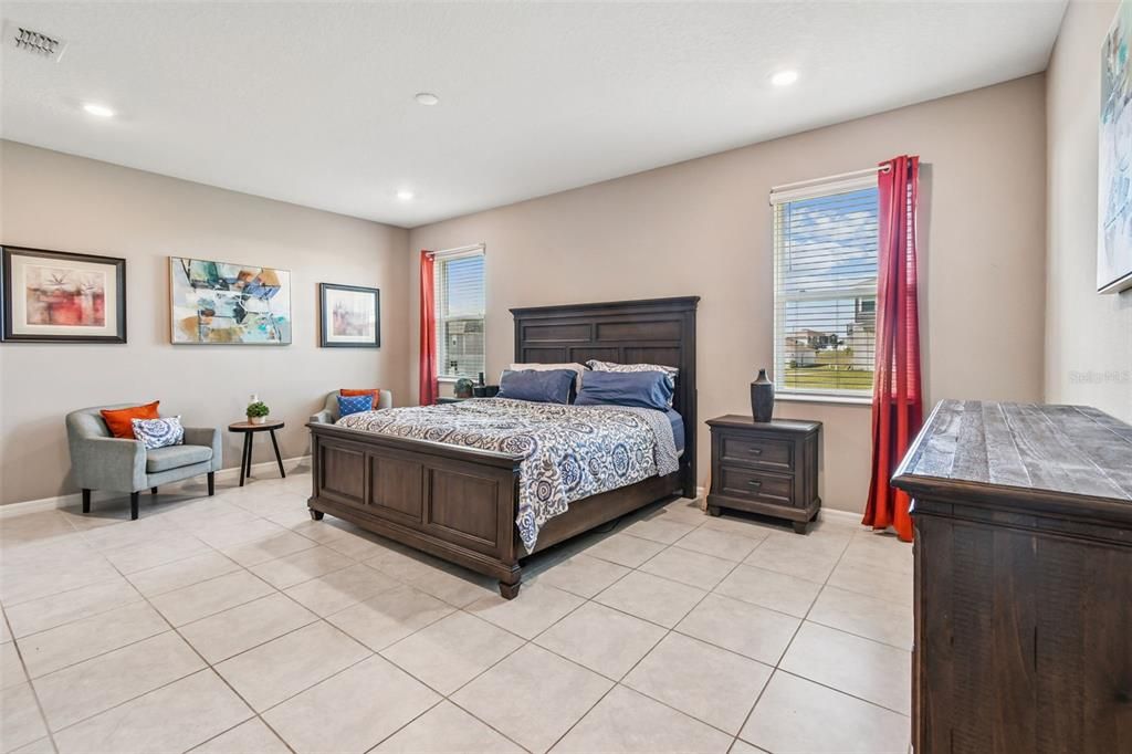 For Sale: $399,990 (4 beds, 2 baths, 2334 Square Feet)