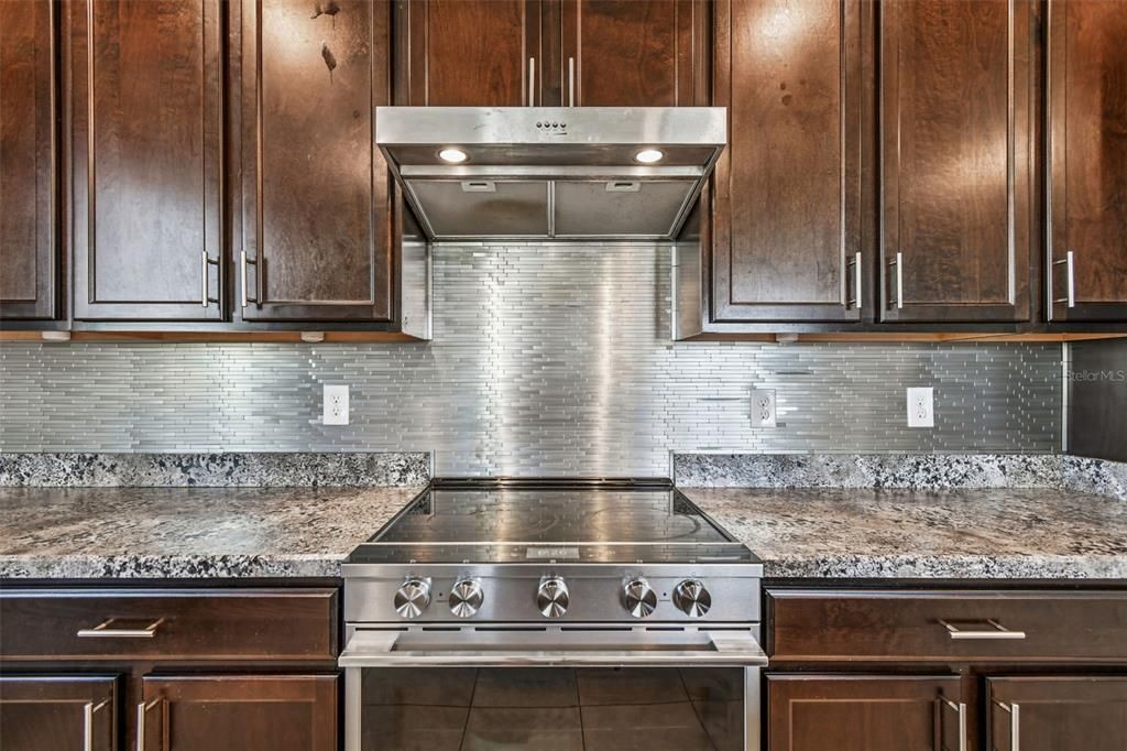 For Sale: $399,990 (4 beds, 2 baths, 2334 Square Feet)