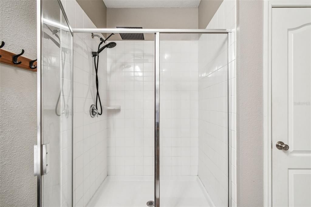 For Sale: $399,990 (4 beds, 2 baths, 2334 Square Feet)