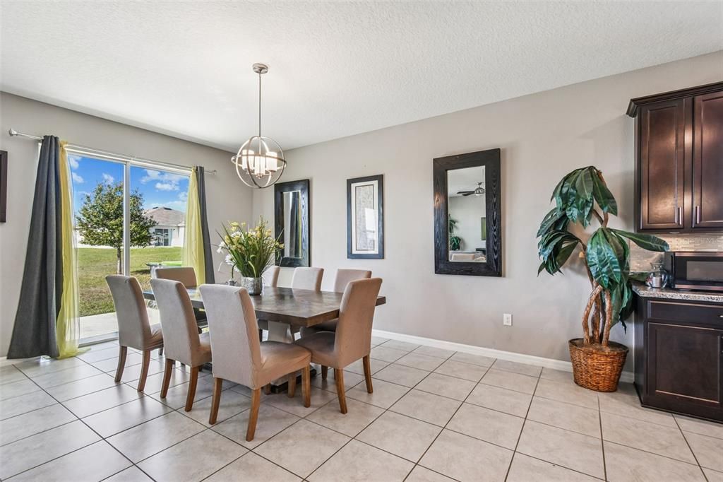 For Sale: $399,990 (4 beds, 2 baths, 2334 Square Feet)