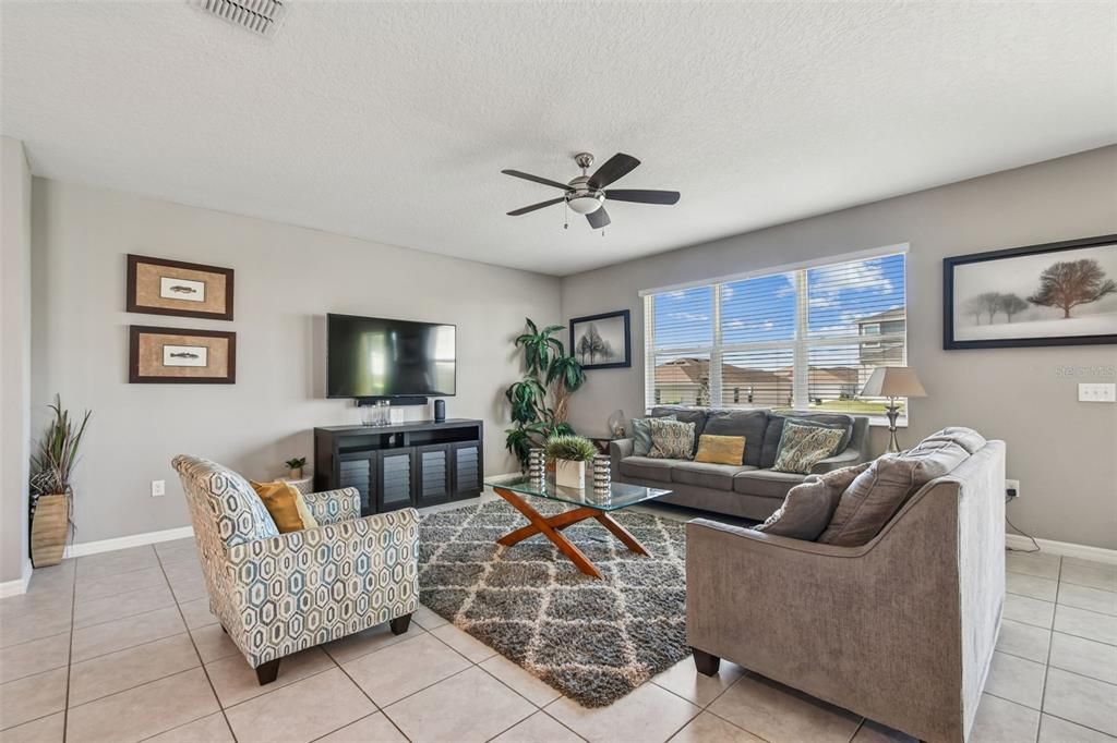 For Sale: $399,990 (4 beds, 2 baths, 2334 Square Feet)