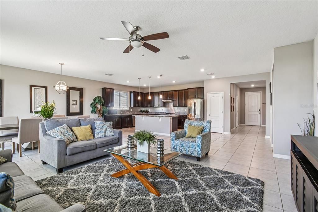 For Sale: $399,990 (4 beds, 2 baths, 2334 Square Feet)