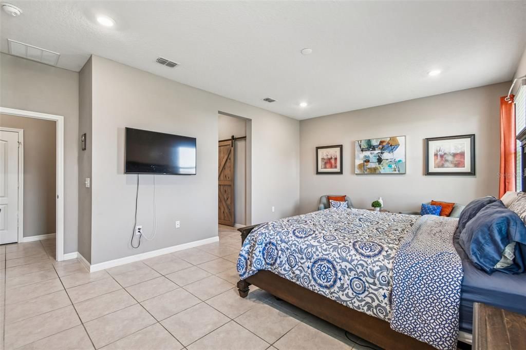 For Sale: $399,990 (4 beds, 2 baths, 2334 Square Feet)