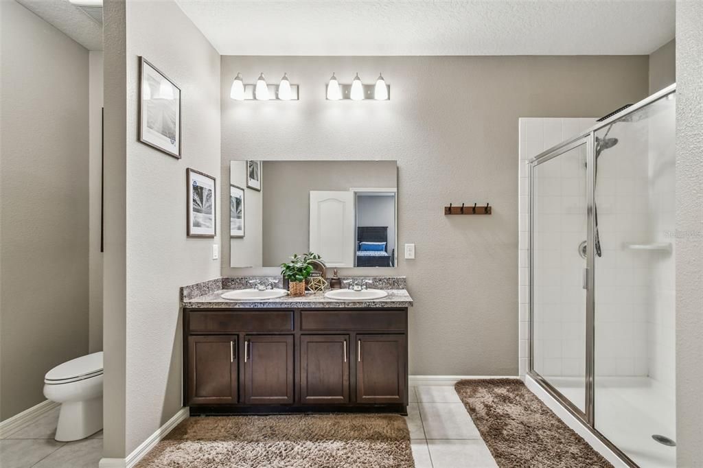 For Sale: $399,990 (4 beds, 2 baths, 2334 Square Feet)