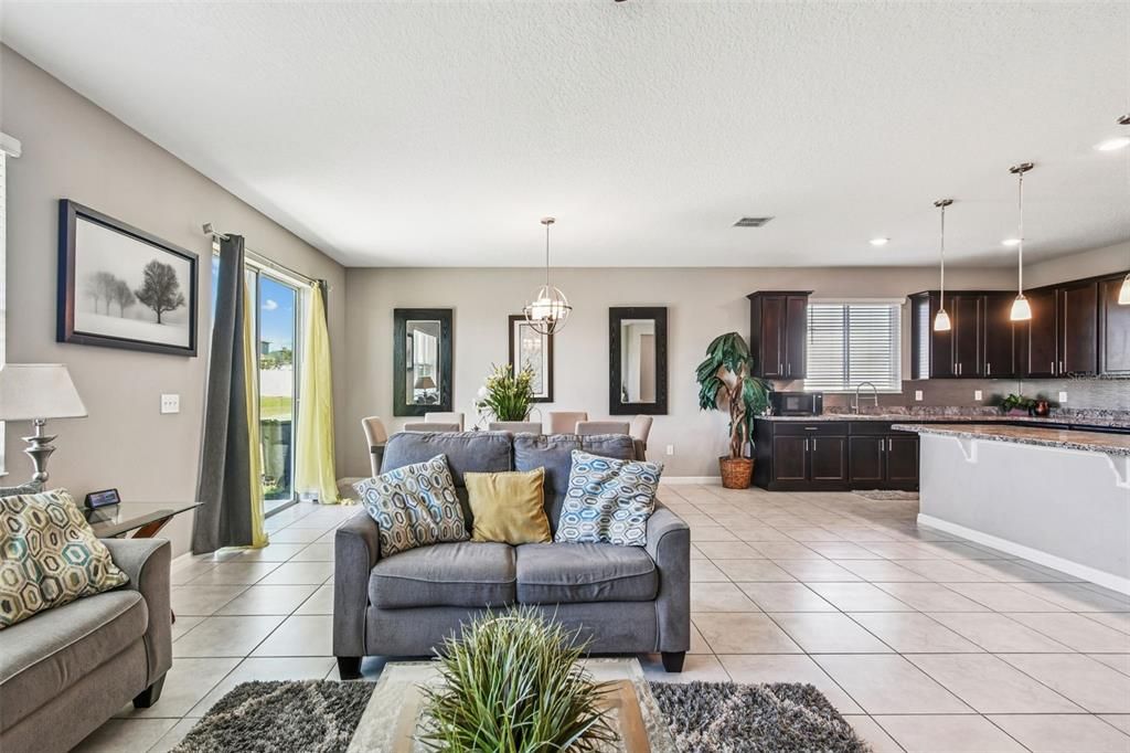 For Sale: $399,990 (4 beds, 2 baths, 2334 Square Feet)