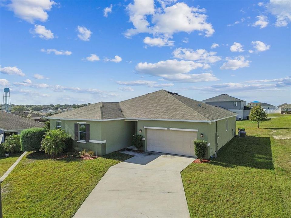 For Sale: $399,990 (4 beds, 2 baths, 2334 Square Feet)