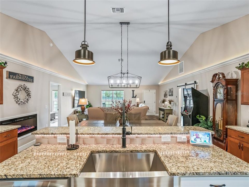 待售: $1,800,000 (5 贝兹, 3 浴室, 3174 平方英尺)