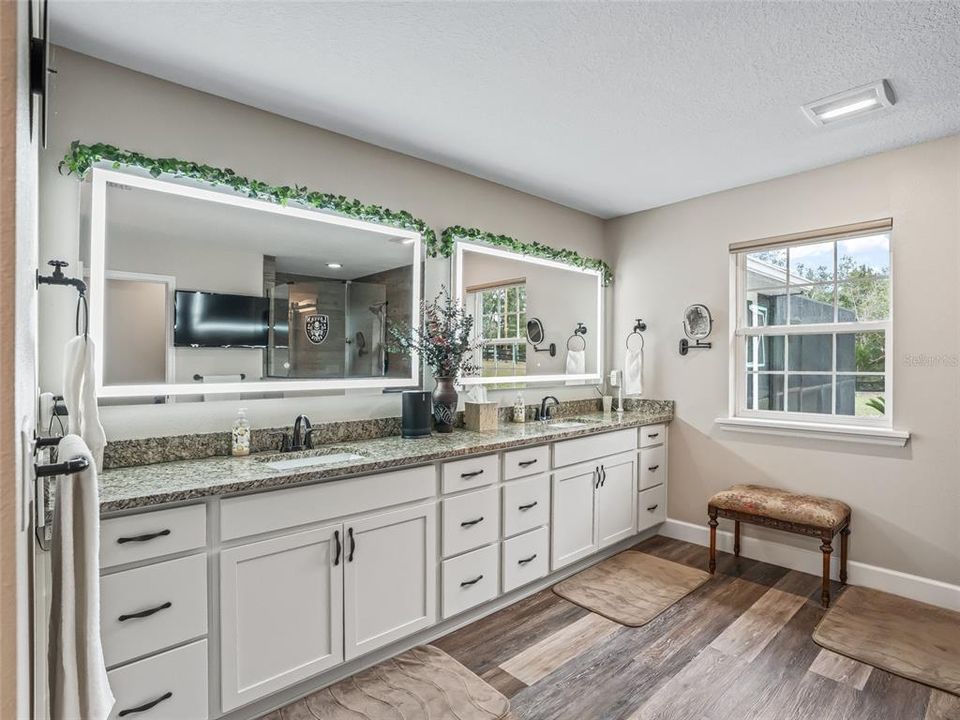 待售: $1,800,000 (5 贝兹, 3 浴室, 3174 平方英尺)