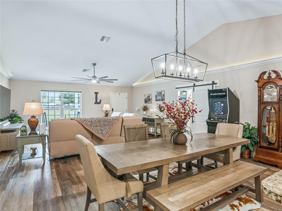 待售: $1,800,000 (5 贝兹, 3 浴室, 3174 平方英尺)