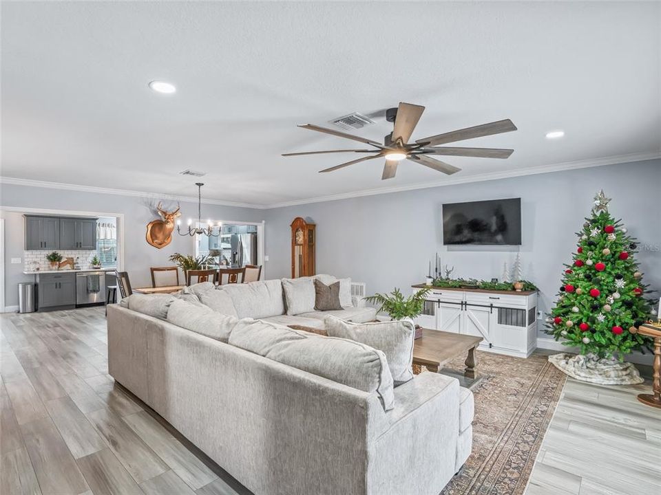 待售: $1,800,000 (5 贝兹, 3 浴室, 3174 平方英尺)