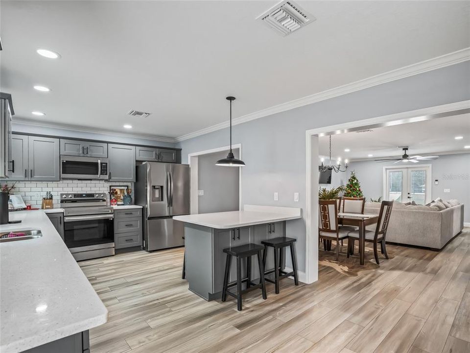 待售: $1,800,000 (5 贝兹, 3 浴室, 3174 平方英尺)