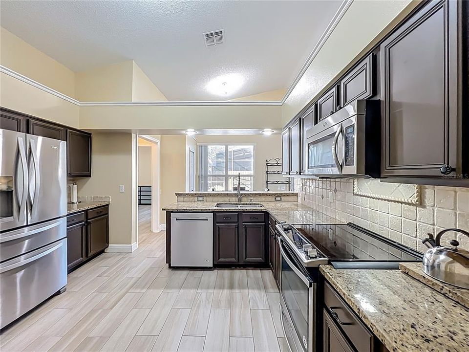 待售: $585,000 (4 贝兹, 2 浴室, 2057 平方英尺)