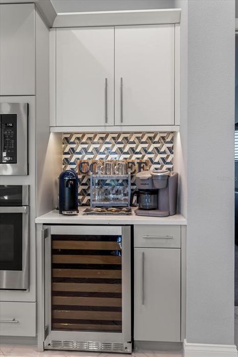 На продажу: $840,000 (4 спален, 3 ванн, 2701 Квадратных фут)