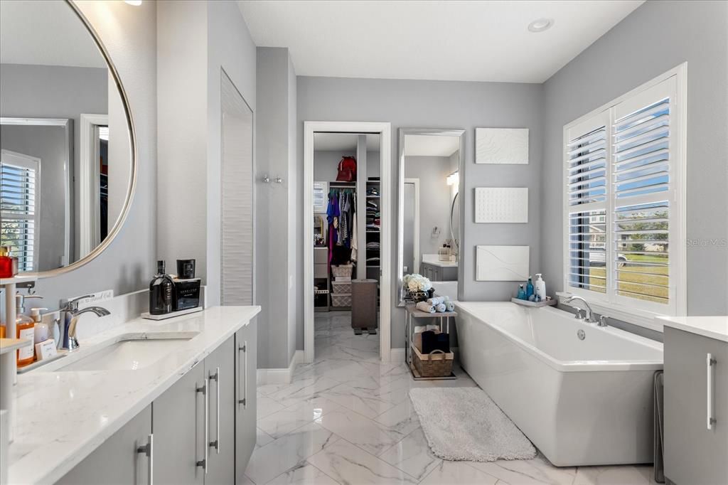 На продажу: $840,000 (4 спален, 3 ванн, 2701 Квадратных фут)