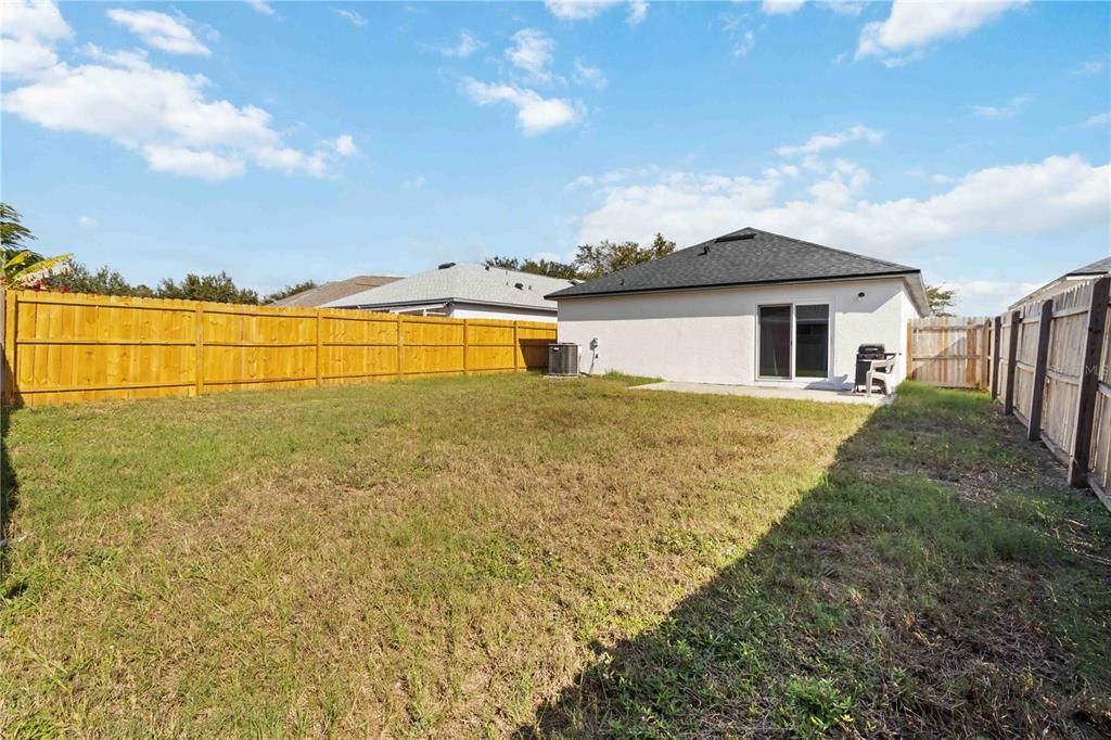 For Sale: $299,900 (3 beds, 2 baths, 1303 Square Feet)