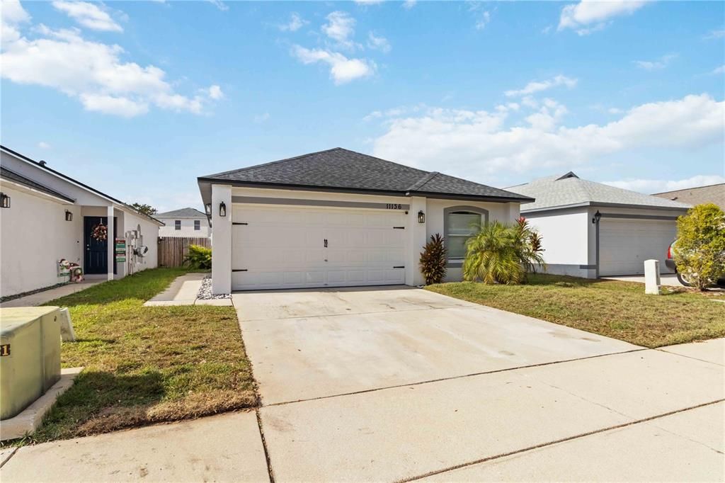 For Sale: $299,900 (3 beds, 2 baths, 1303 Square Feet)