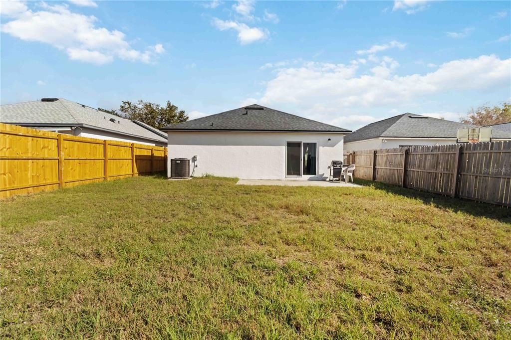 For Sale: $299,900 (3 beds, 2 baths, 1303 Square Feet)