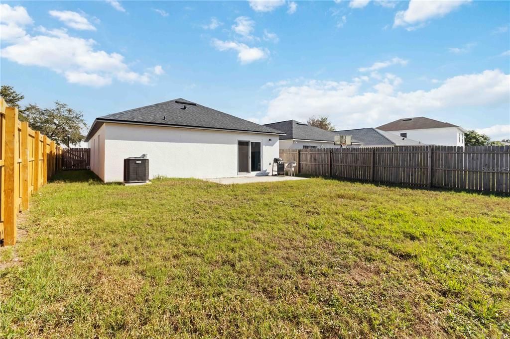 For Sale: $299,900 (3 beds, 2 baths, 1303 Square Feet)