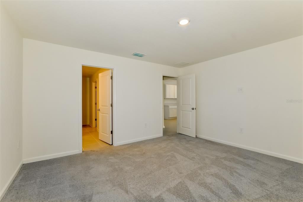 En Renta: $2,110 (4 camas, 3 baños, 2174 Pies cuadrados)