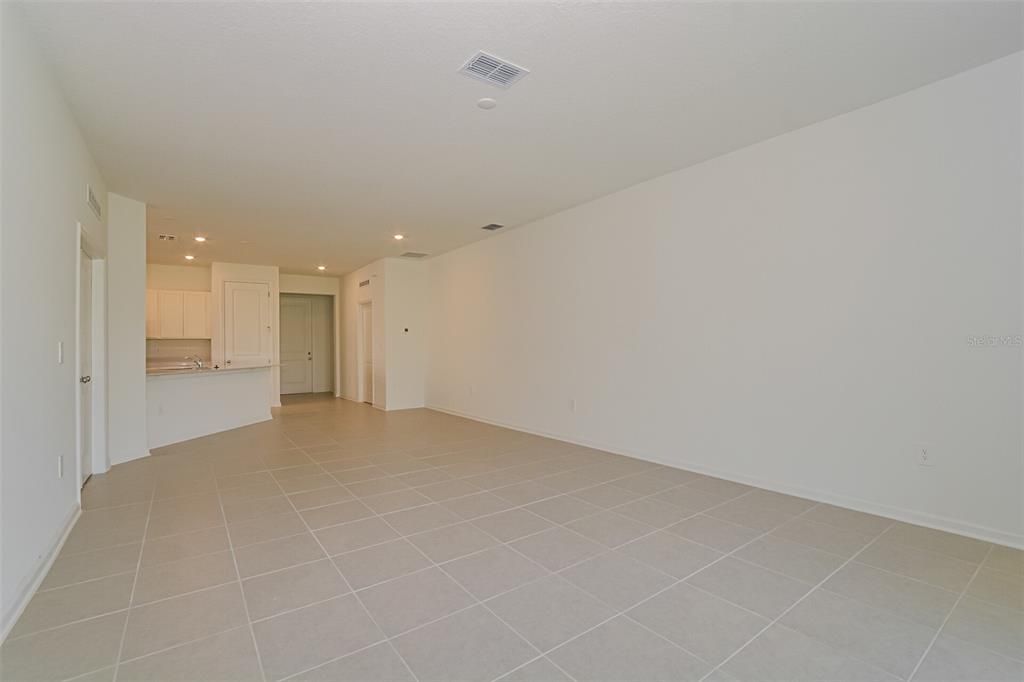 En Renta: $2,425 (4 camas, 3 baños, 2109 Pies cuadrados)