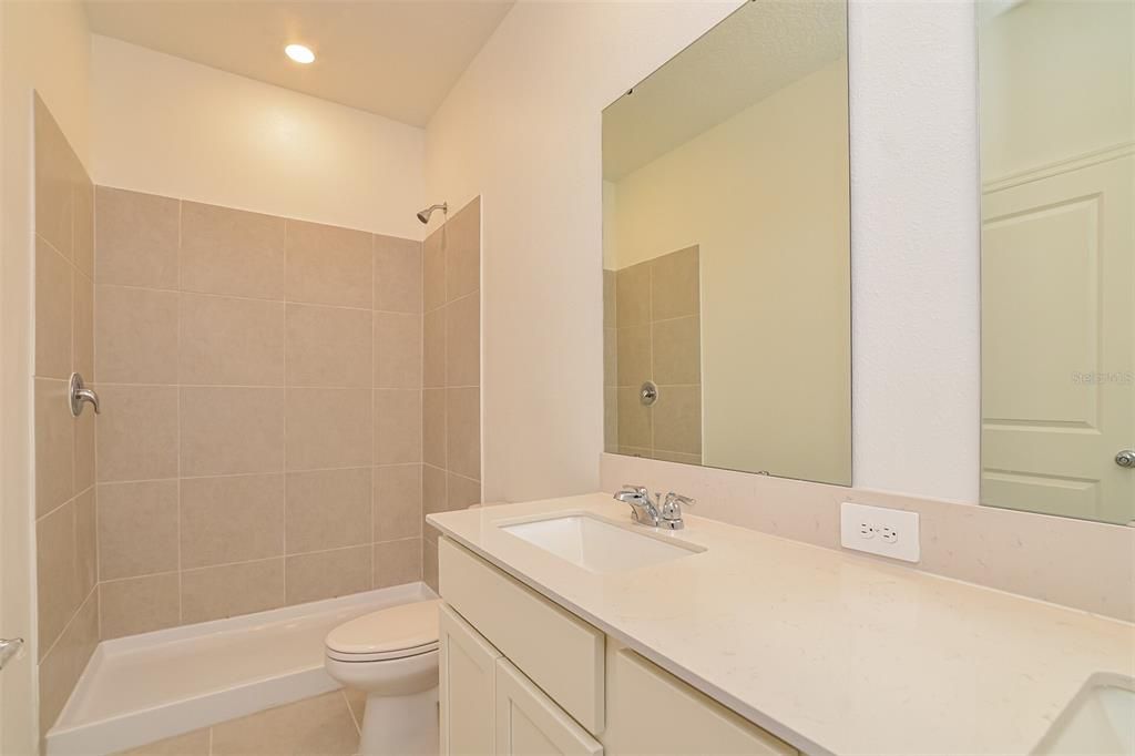 En Renta: $2,425 (4 camas, 3 baños, 2109 Pies cuadrados)