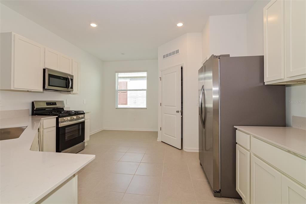 En Renta: $2,425 (4 camas, 3 baños, 2109 Pies cuadrados)