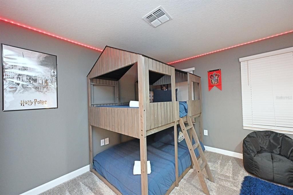 En Venta: $949,000 (8 camas, 5 baños, 4289 Pies cuadrados)