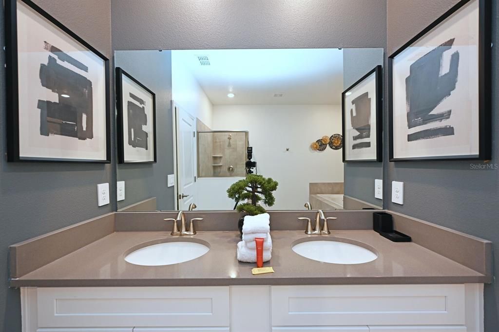 En Venta: $949,000 (8 camas, 5 baños, 4289 Pies cuadrados)