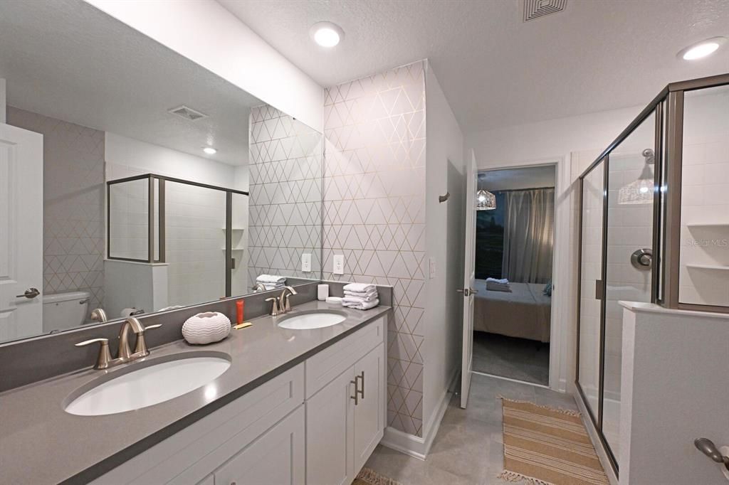 En Venta: $949,000 (8 camas, 5 baños, 4289 Pies cuadrados)