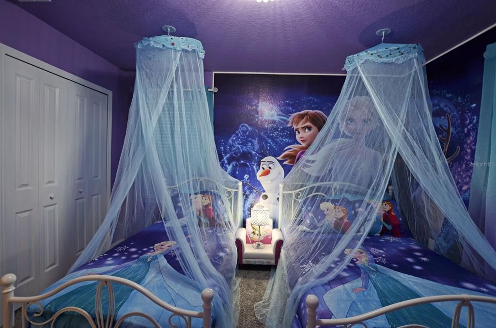 En Venta: $949,000 (8 camas, 5 baños, 4289 Pies cuadrados)