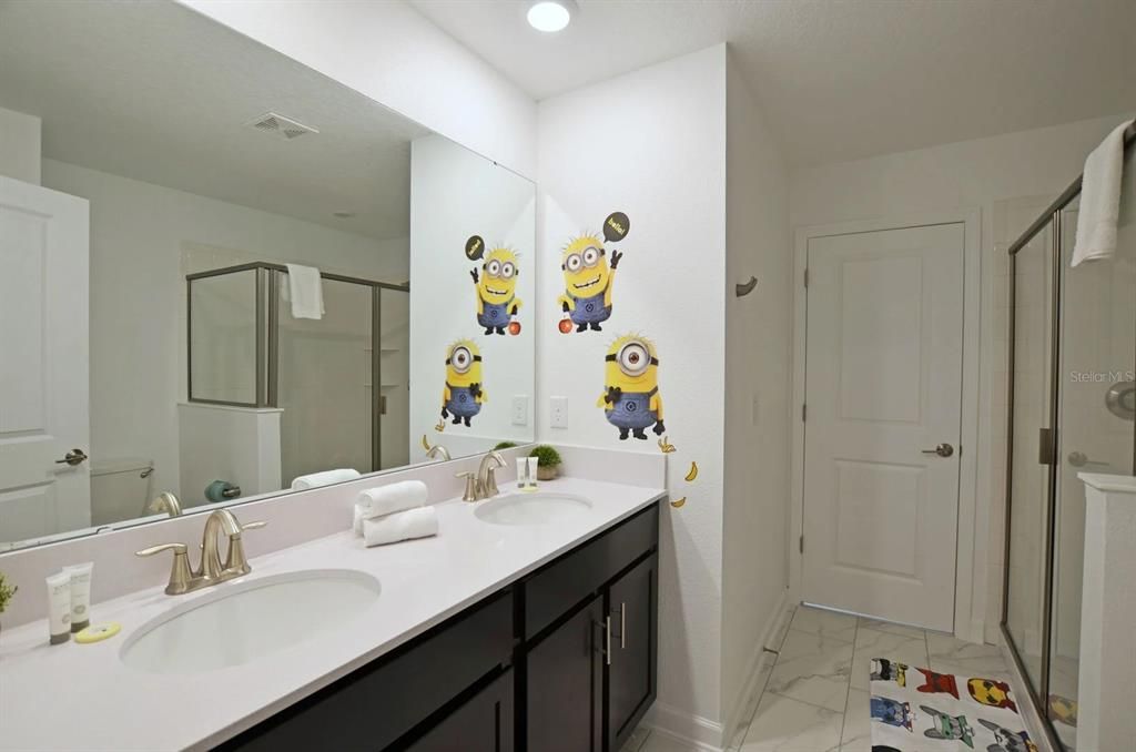 En Venta: $949,000 (8 camas, 5 baños, 4289 Pies cuadrados)