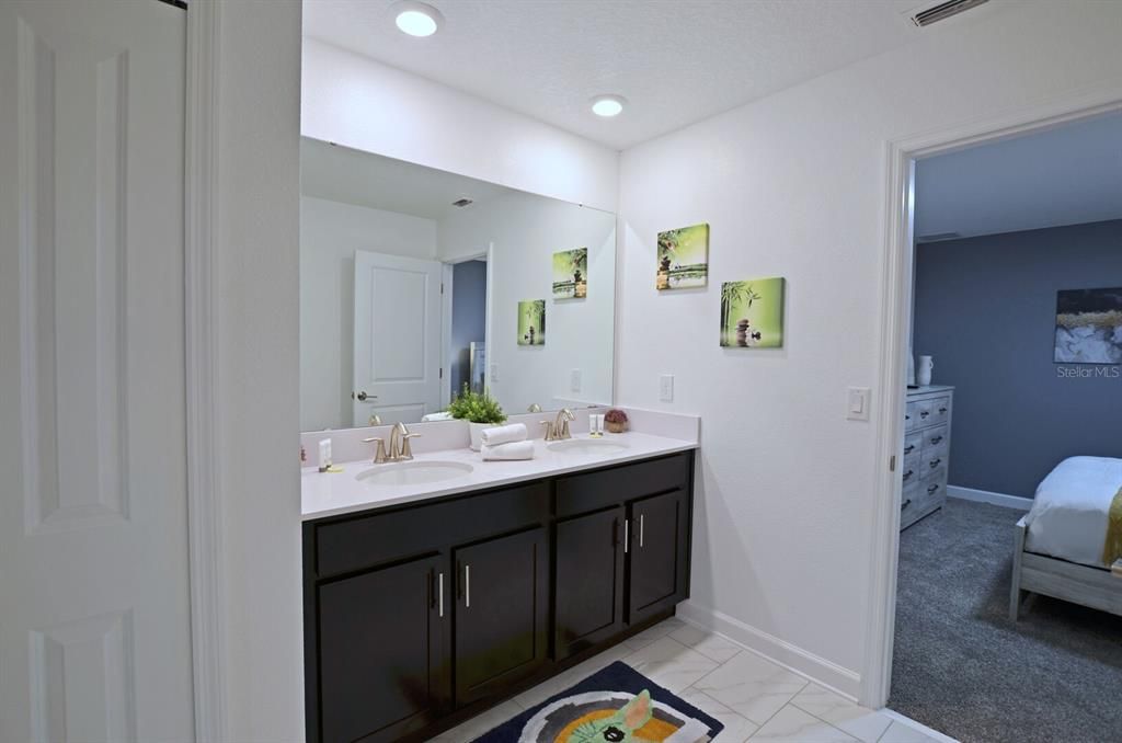 En Venta: $949,000 (8 camas, 5 baños, 4289 Pies cuadrados)