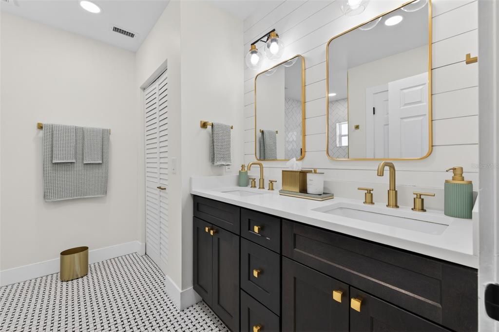 На продажу: $839,000 (3 спален, 2 ванн, 2175 Квадратных фут)