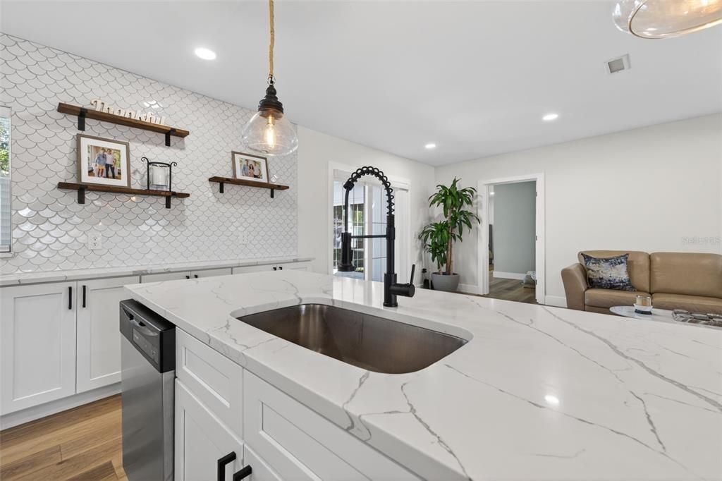 На продажу: $839,000 (3 спален, 2 ванн, 2175 Квадратных фут)