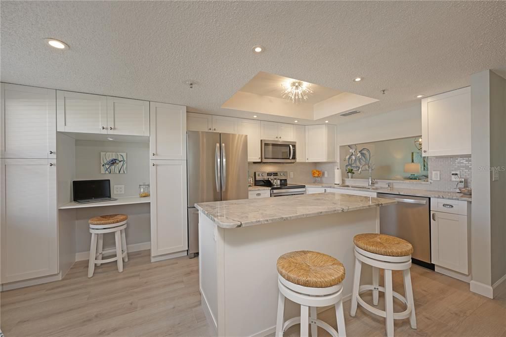 待售: $229,000 (2 贝兹, 2 浴室, 1042 平方英尺)