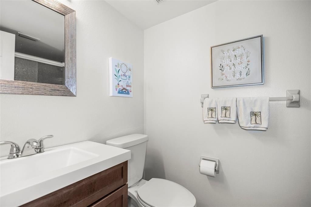 出租: $2,000 (2 贝兹, 1 浴室, 930 平方英尺)