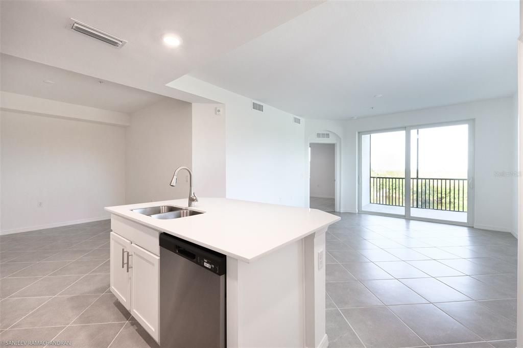 出租: $1,900 (3 贝兹, 2 浴室, 1407 平方英尺)