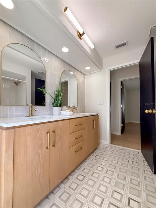 For Sale: $725,000 (4 beds, 2 baths, 2316 Square Feet)