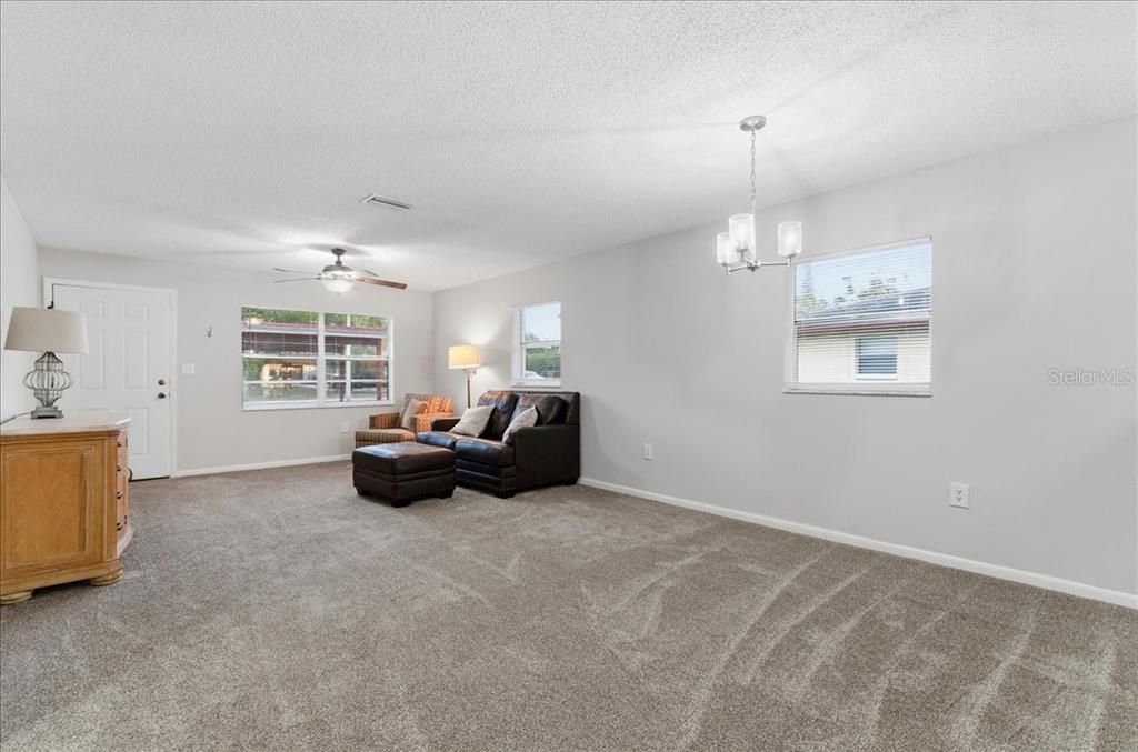 For Rent: $1,850 (2 beds, 2 baths, 1000 Square Feet)