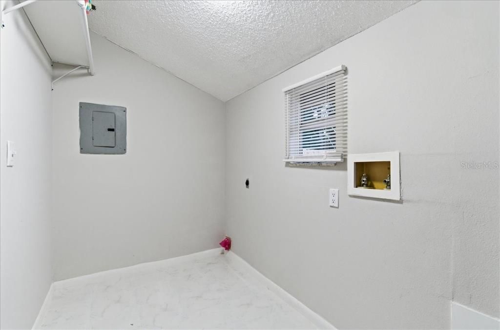 For Rent: $1,850 (2 beds, 2 baths, 1000 Square Feet)