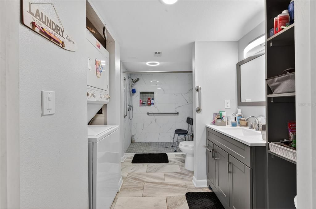 На продажу: $210,000 (2 спален, 2 ванн, 960 Квадратных фут)