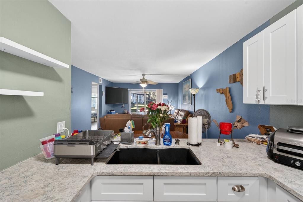 На продажу: $210,000 (2 спален, 2 ванн, 960 Квадратных фут)