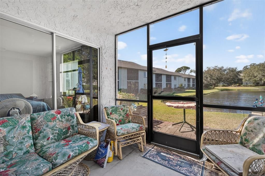 На продажу: $210,000 (2 спален, 2 ванн, 960 Квадратных фут)