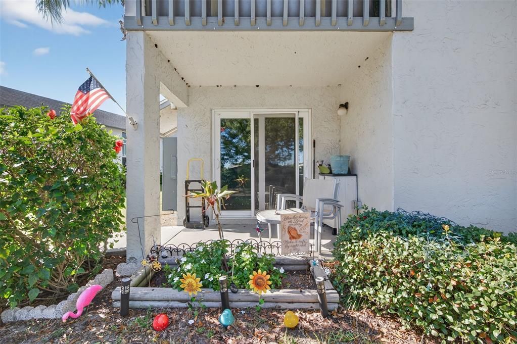 На продажу: $210,000 (2 спален, 2 ванн, 960 Квадратных фут)