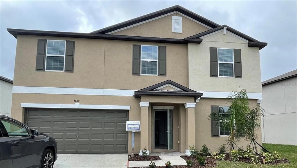 For Rent: $3,200 (5 beds, 2 baths, 2896 Square Feet)