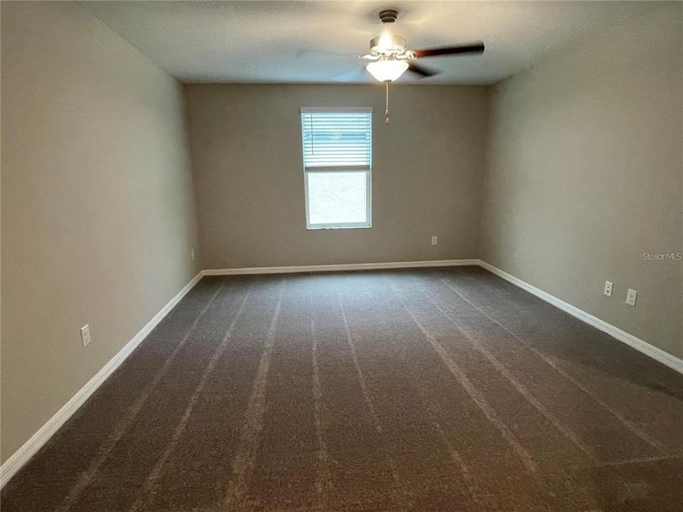 For Rent: $3,200 (5 beds, 2 baths, 2896 Square Feet)